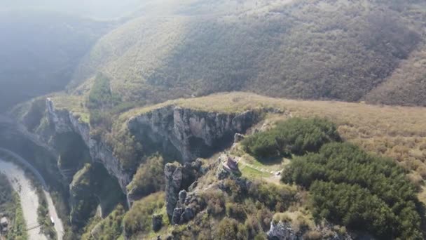 Vista Aérea Del Río Iskar Garganta Cerca Aldea Milanovo Montañas — Vídeo de stock