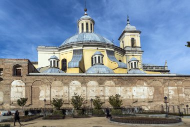 Madrid, İspanya - 23 Ocak 2018: San Francisco el Grande kilise Madrid şehir, İspanya görünümünü şaşırtıcı