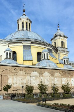 Madrid, İspanya - 23 Ocak 2018: San Francisco el Grande kilise Madrid şehir, İspanya görünümünü şaşırtıcı