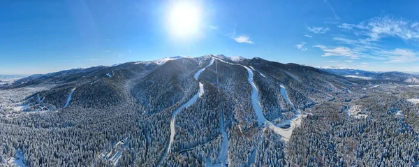 保加利亚索菲亚地区Borovets滑雪胜地附近的Rila山冬季全景 — 图库照片