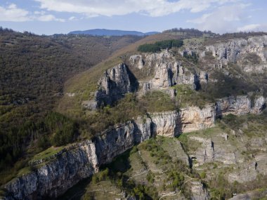 Iskar Nehri ve Boğazı 'ndaki Lakatnik Kayaları' nın hava manzarası, Balkan Dağları, Bulgaristan