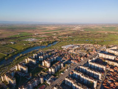 Bulgaristan 'ın Filibe kentindeki Stolipinovo gettosunun günbatımı hava manzarası