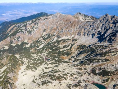 Bulgaristan 'ın Polezhan Tepesi yakınlarındaki Pirin Dağı' nın şaşırtıcı hava manzarası