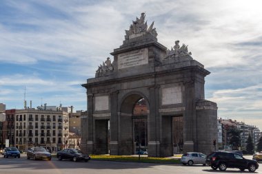 Madrid, İspanya - 23 Ocak 2018: görünüm Puerta de Toledo şehir Madrid, İspanya, Amazing