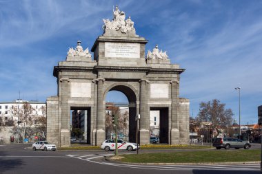 Madrid, İspanya - 23 Ocak 2018: görünüm Puerta de Toledo şehir Madrid, İspanya, Amazing
