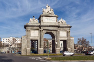 Madrid, İspanya - 23 Ocak 2018: görünüm Puerta de Toledo şehir Madrid, İspanya, Amazing