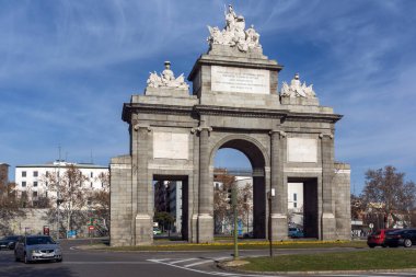 Madrid, İspanya - 23 Ocak 2018: görünüm Puerta de Toledo şehir Madrid, İspanya, Amazing