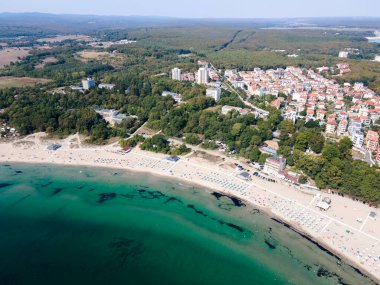 Bulgaristan 'ın Burgaz Bölgesi' ndeki Kiten kasabasının Güney Sahili 'nin şaşırtıcı hava manzarası