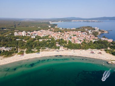 Bulgaristan 'ın Burgaz Bölgesi' ndeki Kiten kasabasının Güney Sahili 'nin şaşırtıcı hava manzarası