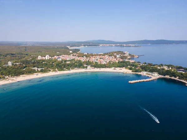 Bulgaristan 'ın Burgaz Bölgesi' ndeki Kiten kasabasının Güney Sahili 'nin şaşırtıcı hava manzarası