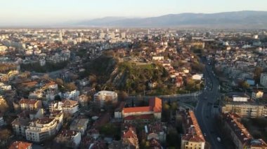 Bulgaristan 'ın Filibe kenti Maritsa nehri ve panoramasının şaşırtıcı hava manzarası 