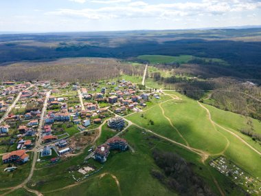 Bulgaristan 'ın Burgaz Bölgesi Sinemorets kasabası yakınlarındaki Karadeniz kıyı şeridinin hava manzarası