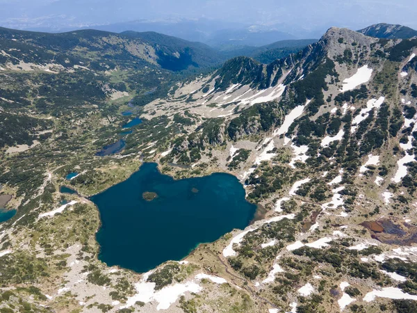 วทางอากาศท งของภ เขา Pirin ใกล ทะเลสาบ Popovo ลแกเร — ภาพถ่ายสต็อก