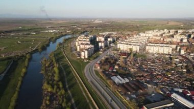 Bulgaristan 'ın Filibe kentindeki Stolipinovo gettosunun günbatımı hava manzarası 