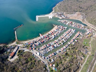 Bulgaristan 'ın Burgaz kenti yakınlarındaki Chengene Skele Havalimanı - Balıkçı Köyü (Ribarsko Selishte)