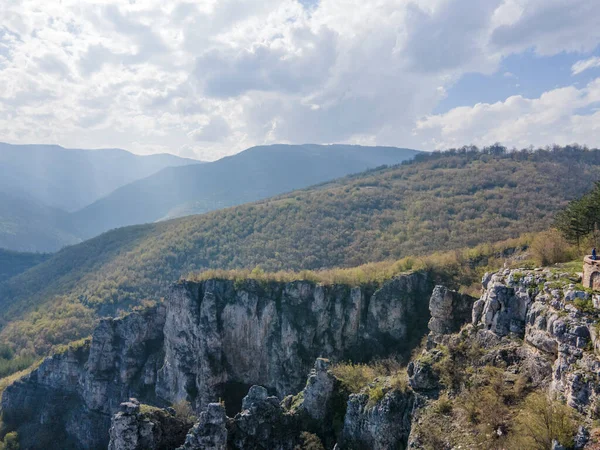 保加利亚巴尔干山区Milanovo村附近Iskar河谷的空中景观 — 图库照片