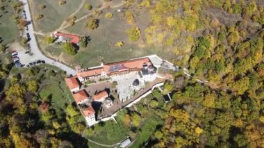 Bulgaristan 'ın Pernik Bölgesi, St. Kozma ve Damyan Ortaçağ Tsarnogorski (Gigintsi) manastırının hava manzarası