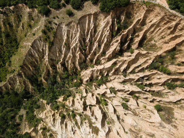 Kaya oluşumunun şaşırtıcı hava manzarası Stob piramitleri, Rila Dağı, Kyustendil bölgesi, Bulgaristan
