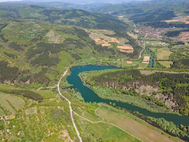 Topolnitsa Reservoir, Sredna Gora Dağı, Bulgaristan 'ın yay manzarası