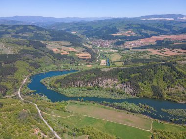 Topolnitsa Reservoir, Sredna Gora Dağı, Bulgaristan 'ın yay manzarası
