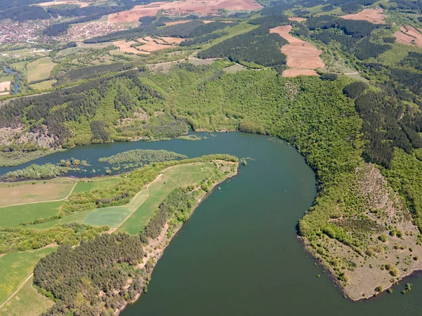 Topolnitsa Reservoir, Sredna Gora Dağı, Bulgaristan 'ın yay manzarası