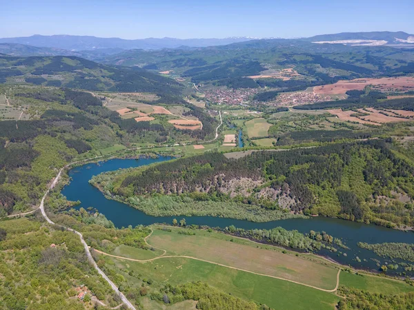 Topolnitsa Reservoir, Sredna Gora Dağı, Bulgaristan 'ın yay manzarası