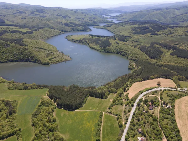 Topolnitsa Reservoir, Sredna Gora Dağı, Bulgaristan 'ın yay manzarası