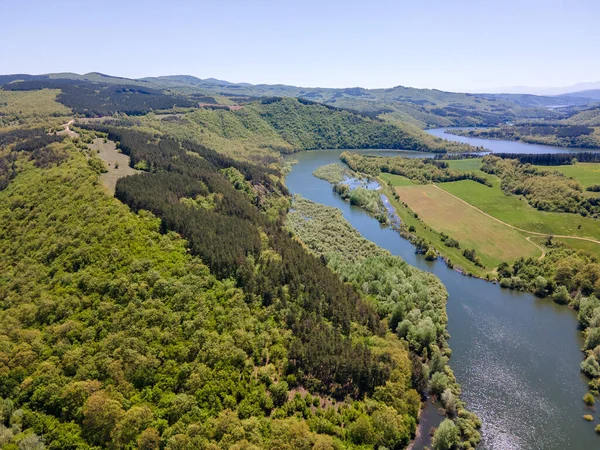 Topolnitsa Reservoir, Sredna Gora Dağı, Bulgaristan 'ın yay manzarası