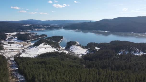 Vista Aérea Invierno Del Embalse Batak Cubierto Hielo Región Pazardzhik — Vídeos de Stock