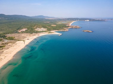Bulgaristan 'ın Burgaz Bölgesi, Arkutino plajının şaşırtıcı hava manzarası