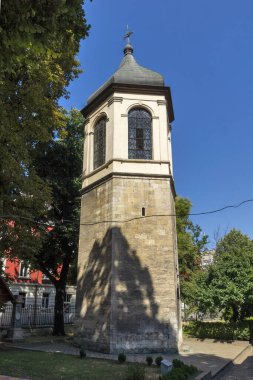 RUSE, BULGARIA - 15 AĞUSTOS 2021: Bulgaristan 'ın Ruse kentinin merkezindeki Kutsal Üçlemeci Ortodoks Kilisesi