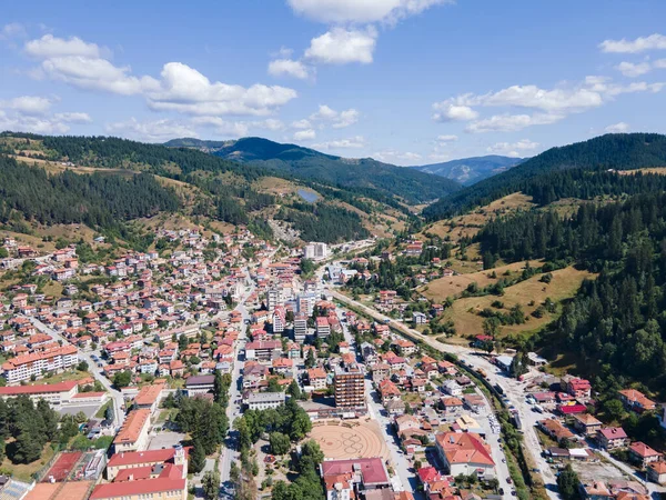 Bulgaristan 'ın ünlü kayak beldesi Chepelare' nin hava manzarası, Smolyan Bölgesi, Bulgaristan