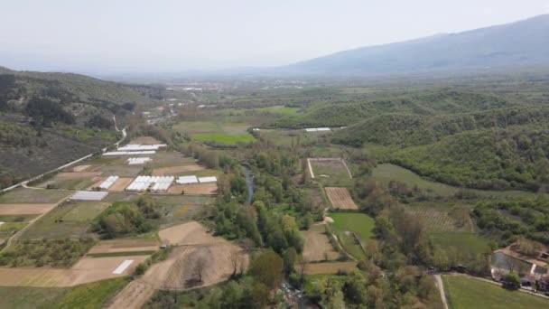 Vista Aérea Del Río Strumeshnitsa Pasando Por Valle Del Petrich — Vídeos de Stock
