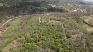 Bulgaristan 'ın Blagoevgrad bölgesinin Kliuch köyü yakınlarındaki Bulgar Çarı Samuel' in hava manzarası