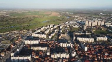 Bulgaristan 'ın Filibe kentindeki Stolipinovo gettosunun günbatımı hava manzarası 