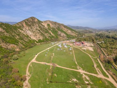 Bulgaristan 'ın Kozhuh Dağı ve Petrich vadisinin hava manzarası