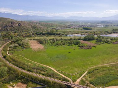 Bulgaristan 'ın Kozhuh Dağı ve Petrich vadisinin hava manzarası