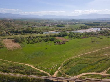 Bulgaristan 'ın Kozhuh Dağı ve Petrich vadisinin hava manzarası