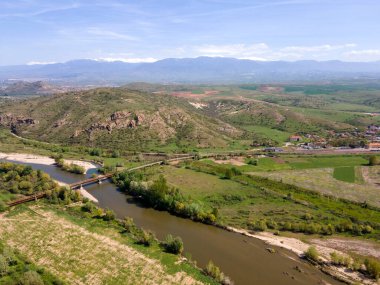 Bulgaristan 'ın Kozhuh Dağı ve Petrich vadisinin hava manzarası