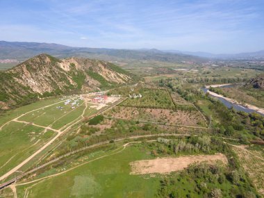 Bulgaristan 'ın Kozhuh Dağı ve Petrich vadisinin hava manzarası