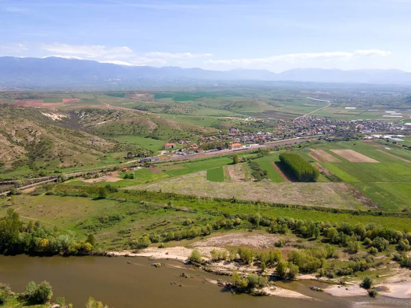 Bulgaristan 'ın Kozhuh Dağı ve Petrich vadisinin hava manzarası