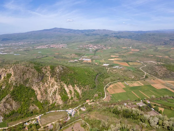 Bulgaristan 'ın Kozhuh Dağı ve Petrich vadisinin hava manzarası