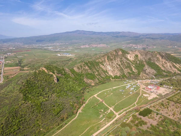 Bulgaristan 'ın Kozhuh Dağı ve Petrich vadisinin hava manzarası