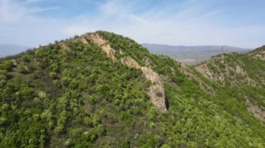 Bulgaristan 'ın Kozhuh Dağı ve Petrich Vadisi Havacılık Baharı manzarası