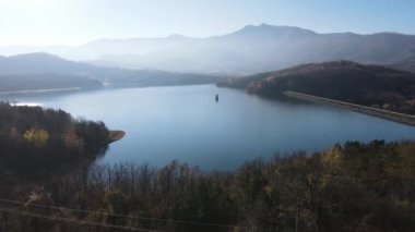 Bulgaristan 'ın Montana bölgesinin Srechenska Bara Baraj Havalimanı manzarası