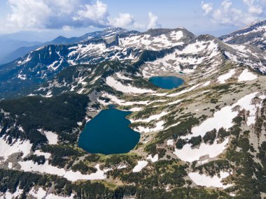 Bulgaristan 'ın Kremenski gölleri yakınlarındaki Pirin Dağı' nın şaşırtıcı hava manzarası
