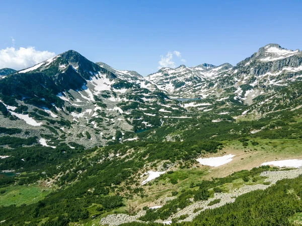 Bulgaristan 'ın Kremenski gölleri yakınlarındaki Pirin Dağı' nın şaşırtıcı hava manzarası