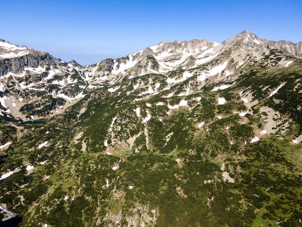 Bulgaristan 'ın Kremenski gölleri yakınlarındaki Pirin Dağı' nın şaşırtıcı hava manzarası