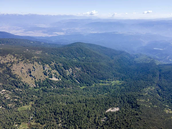Bulgaristan 'ın Kremenski gölleri yakınlarındaki Pirin Dağı' nın şaşırtıcı hava manzarası
