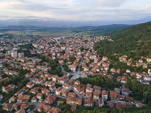 Bulgaristan 'ın Blagoevgrad bölgesinin Petrich kentinin şaşırtıcı Hava Günbatımı manzarası